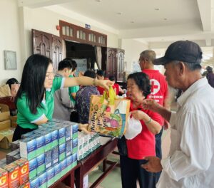 ĐỒNG HÀNH CÙNG BỆNH VIỆN HÙNG VƯƠNG CHĂM SÓC SỨC KHỎE NGƯỜI DÂN NGHÈO